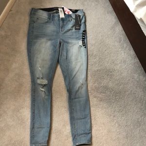 Bombshell skinny torrid jeans (super stretchy)